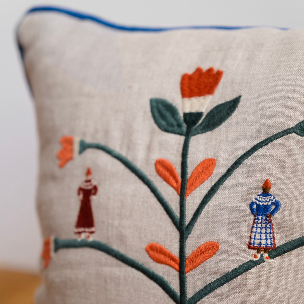 Hoegtid (Holiday) Embroidered Cushion