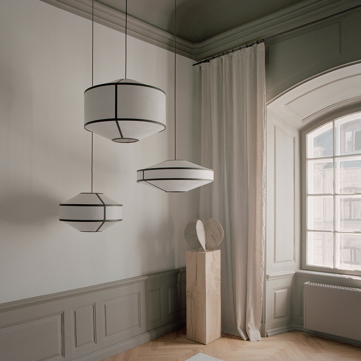 Kite Pendant Light