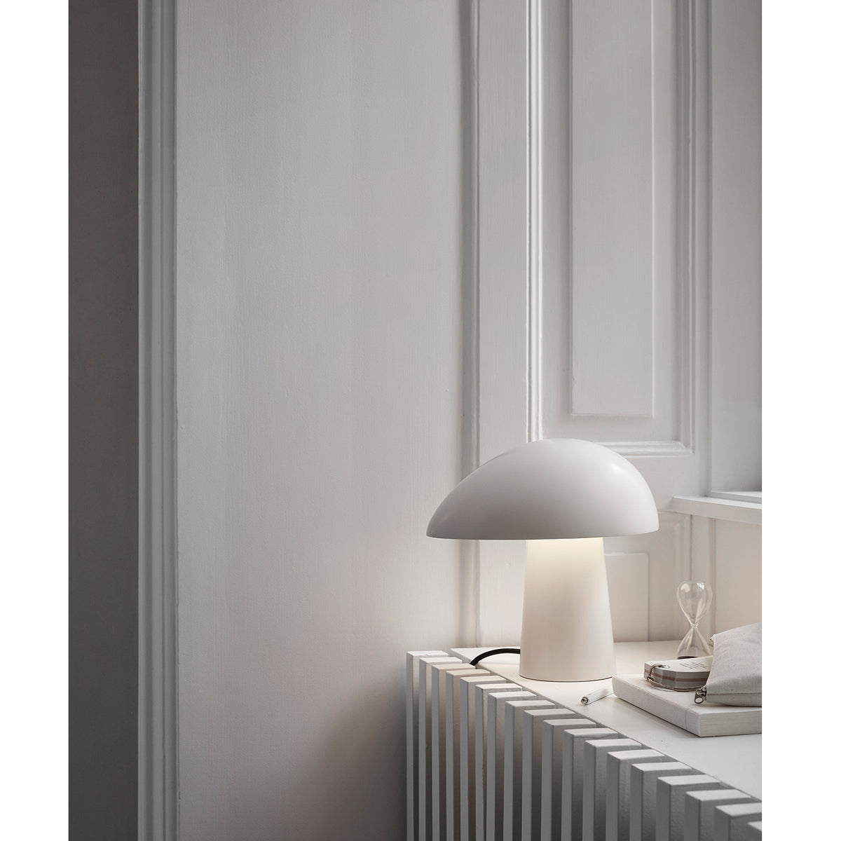 Night Owl Table Lamp, Monochrome - Fritz Hansen